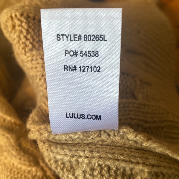 $10 CLEARANCE - NWT Lulus Styled Sensation Cable Knit Sweater Skirt (Skirt Only) - Picture 11 of 15